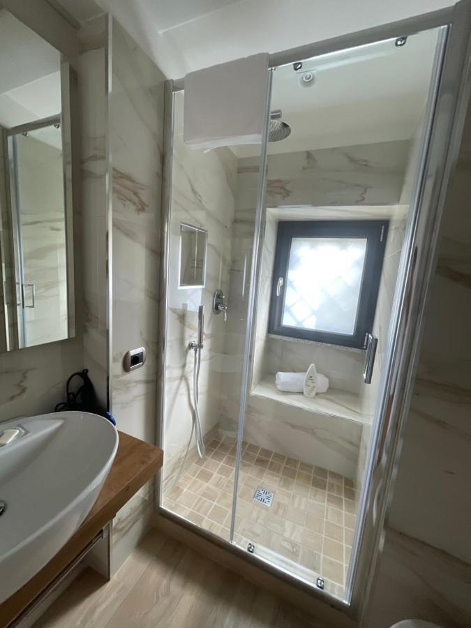 Le Chic Rooms 나폴리 외부 사진